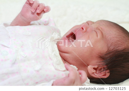 寶寶出生後哭了1個月 寶寶出生後哭了1個月 12703125