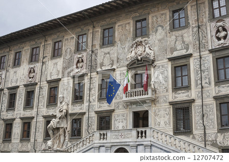 building of University on Piazza dei Cavalieri in Pisa 12707472