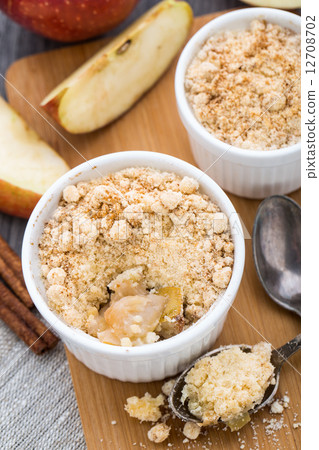 Apple crumble dessert Apple crumble dessert 12708702