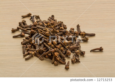 Clove seeds 12713253