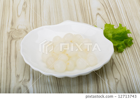 Marinated onion 12713743