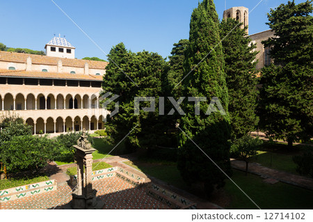 cloister of Pedralbes Monastery in Barcelona cloister of Pedralbes Monastery in Barcelona 12714102