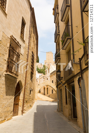 Narrow street in old  Tortosa 12714311