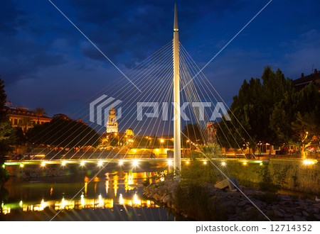 pedestrian bridge over Segura in night. Murcia, Spain 12714352
