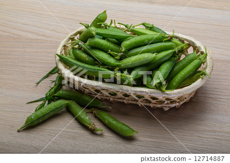 Green fresh peas Green fresh peas 12714887