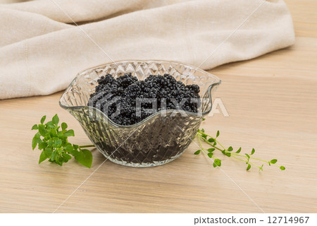 Black caviar 12714967