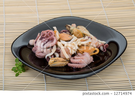 Seafood cocktail 12714974