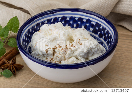 Ricotta cheese Ricotta cheese 12715407