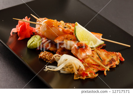 Japanese Skewered Prawns with Vegetables 12717571