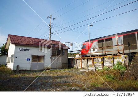 北豐津站和內燃機車 12718984