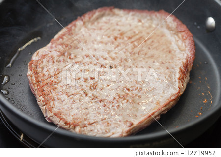 juicy steak juicy steak 12719952