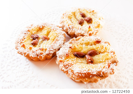 almond tarts 12722450
