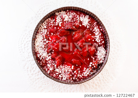 berry cake berry cake 12722467