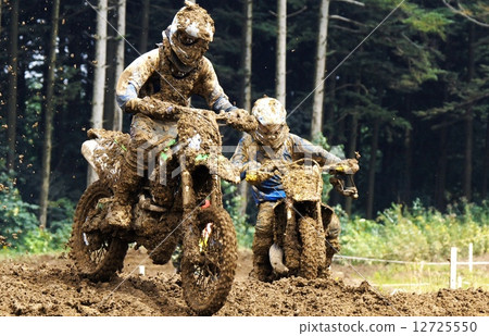 泥濘的公路賽 12725550