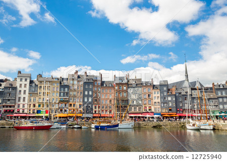 harbour downtown 12725940