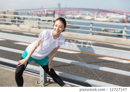 Women who play sports Women who play sports 12727147