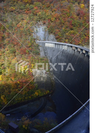 Autumn leaves of Naruko Dam Autumn leaves of Naruko Dam 12727924