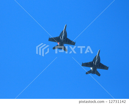 F18雙向編隊飛行 12731142