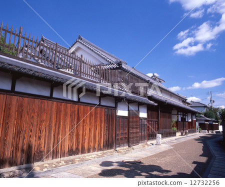 富田林（前鎮）的特萊鎮，前杉山家族住宅“國家指定重要文化遺產”，“國家指定重要傳統建築群保護區” 12732256