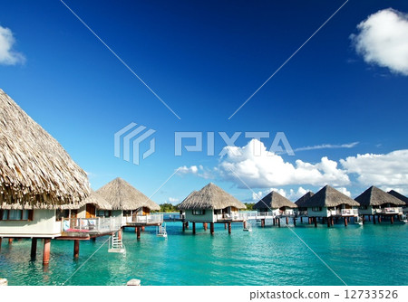 Bora Bora Water Cottage 12733526