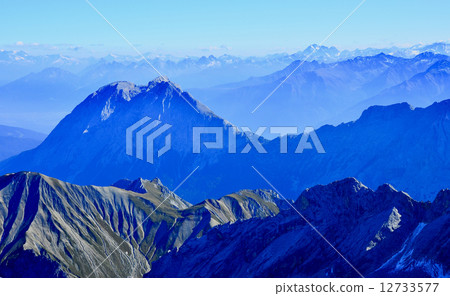 he Alps, Zugspitze, highest mountain in Germany 12733577