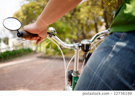 bicyclist bicyclist 12736199