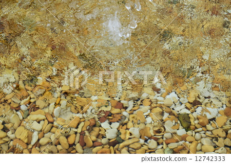 水下鵝卵石 水下鵝卵石 12742333