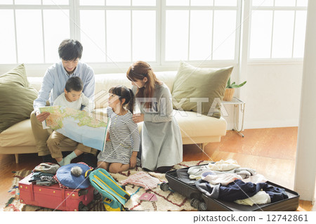 Family trip 12742861