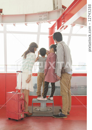 家庭旅行 12743288