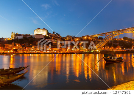 Night scene of Porto, Portugal 12747561