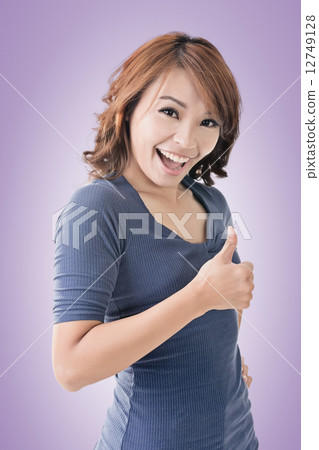 thumb up gesture 12749128