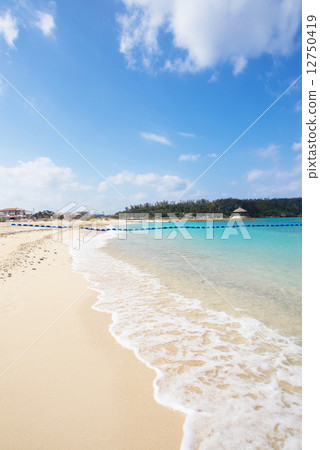 沖繩的海灘/ Naby海灘 沖繩的海灘/ Naby海灘 12750419