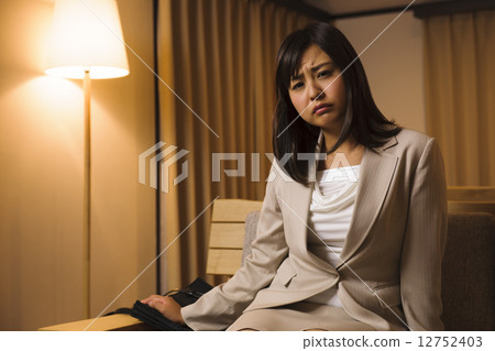 Night lifestyle 12752403