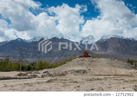 Mountain range, Leh, Ladakh, India 12752982