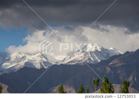 Snow Mountain Range, Leh India Snow Mountain Range, Leh India 12753053