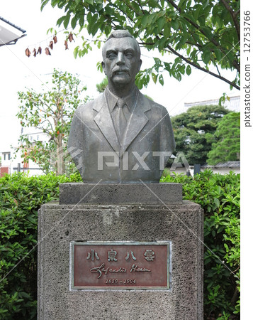 Koizumi Yakumo Statue in Shiomi Norin Park in Matsue City 12753766
