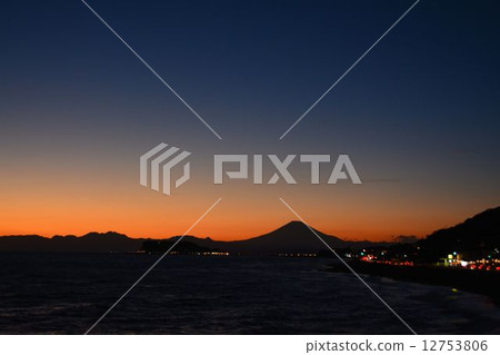 Mt. Akaneari和富士山 12753806