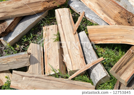 Heap of firewood 12753845