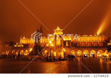 Market square in Cracow at night Market square in Cracow at night 12756629