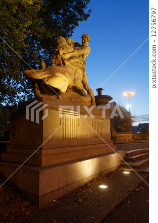 Man defeating lion Man defeating lion 12756797