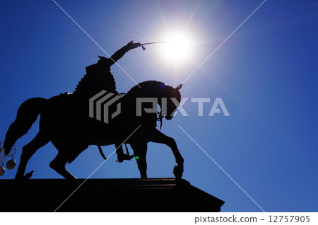 The horse statue of Tomislav The horse statue of Tomislav 12757905