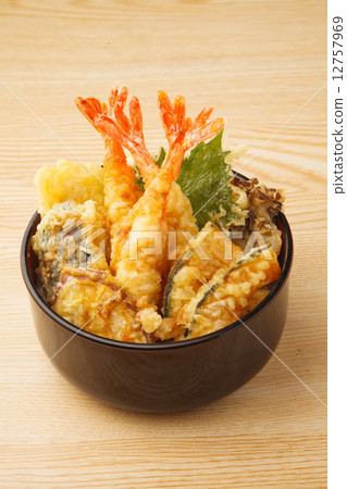 米飯和油炸魚碗 12757969