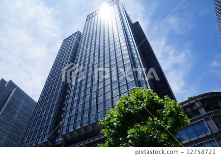 Shin Marunouchi Building 12758721
