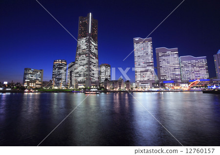 橫濱港未來區的夜景 12760157