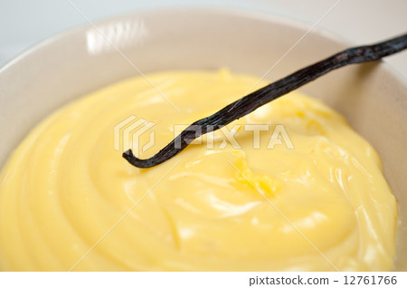 vanilla custard pastry cream with seeds sticks 12761766
