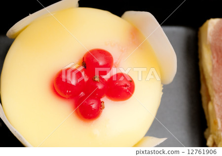 fresh currant berry fruit cake fresh currant berry fruit cake 12761906