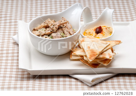 chicken taboulii couscous with hummus chicken taboulii couscous with hummus 12762028