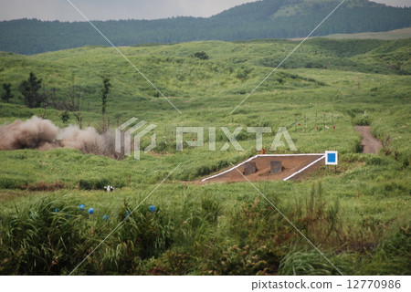 "Total Thermal Power Practice" of Ground Self Defense Force (Higashi Fuji Exercise Area Hataoka Area / Shizuoka Prefecture Gotemba City) "Total Thermal Power Practice" of Ground Self Defense Force (Higashi Fuji Exercise Area Hataoka Area / Shizuoka Prefecture Gotemba City) 12770986