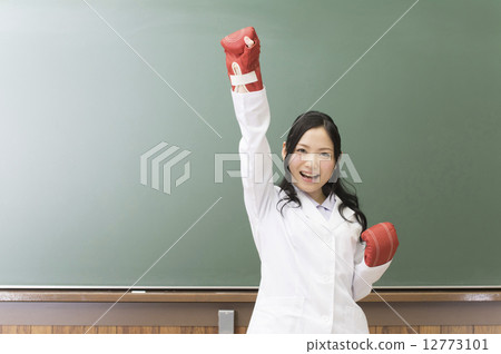 Victory pose Victory pose 12773101