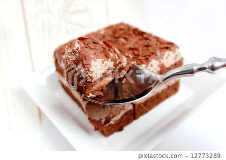 Chocolate cake  12773289